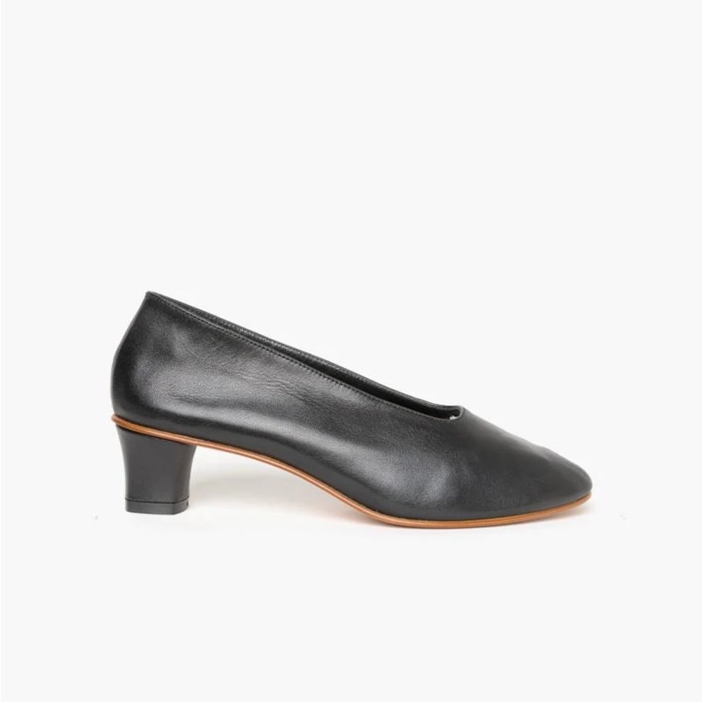$536 Martiniano Black Lambskin High Glove Shoes Low Heel SZ 37 7
